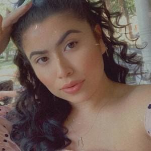 Meet your Posher, Sheyla